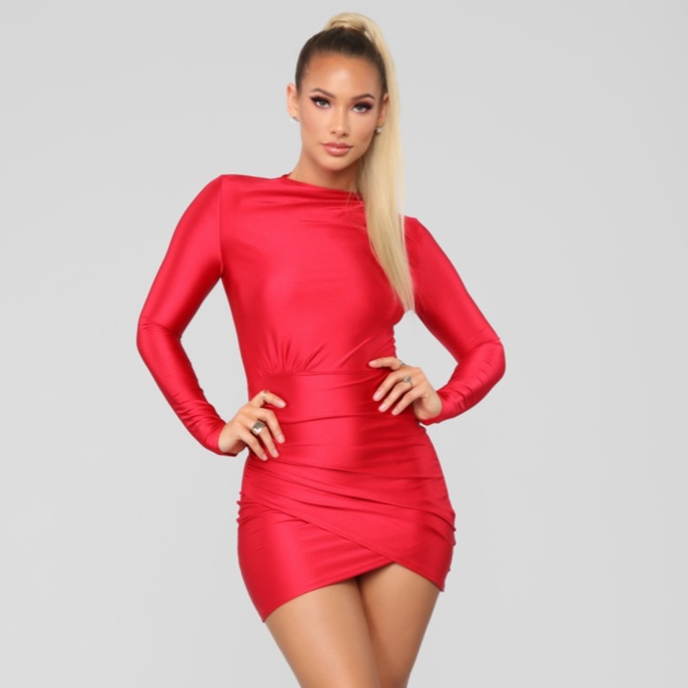 FASHION NOVA RED FITTED DRESS✨